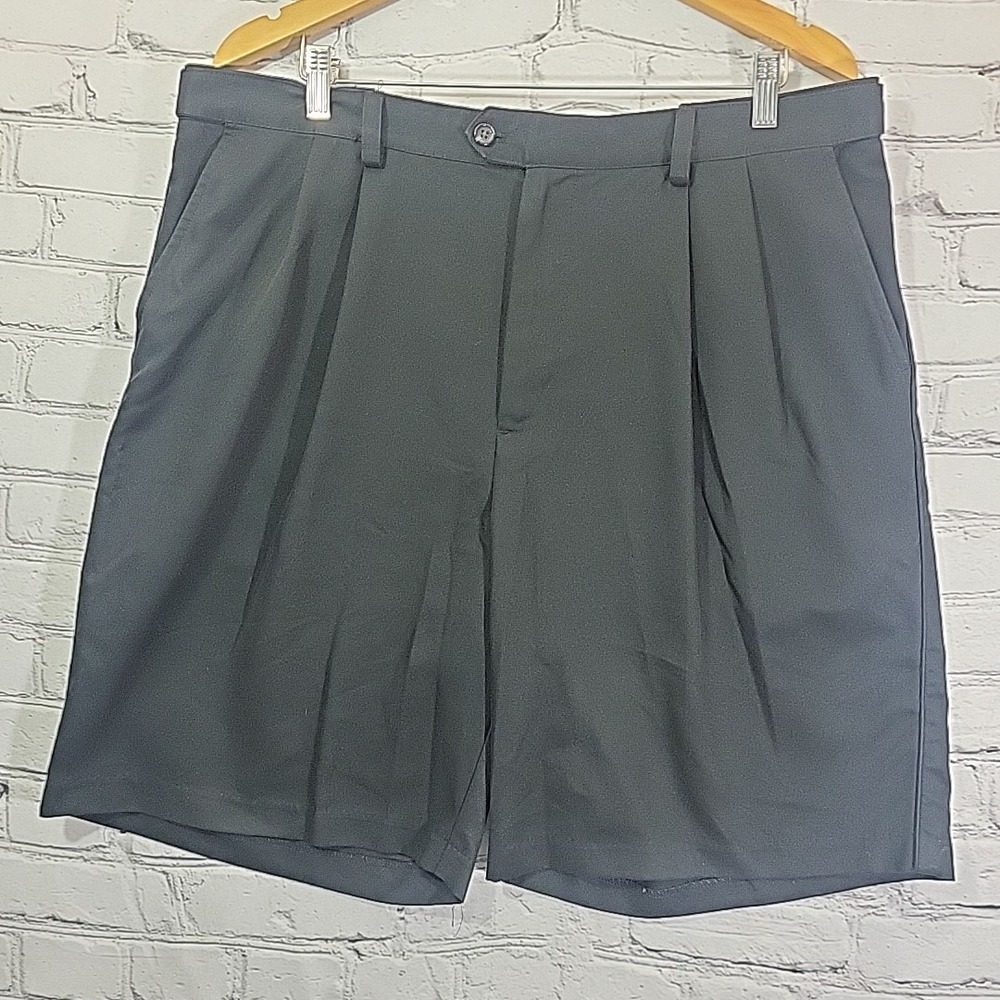 Izod Golf Classix Shorts Mens 38 Black Pleated Athletic Casual Prep
